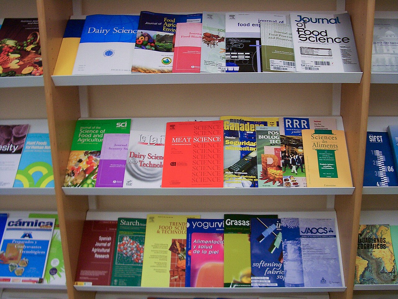 The library of the University of the Basque Country (Vitoria-Gasteiz) receives an impressive selection of scientific journals.